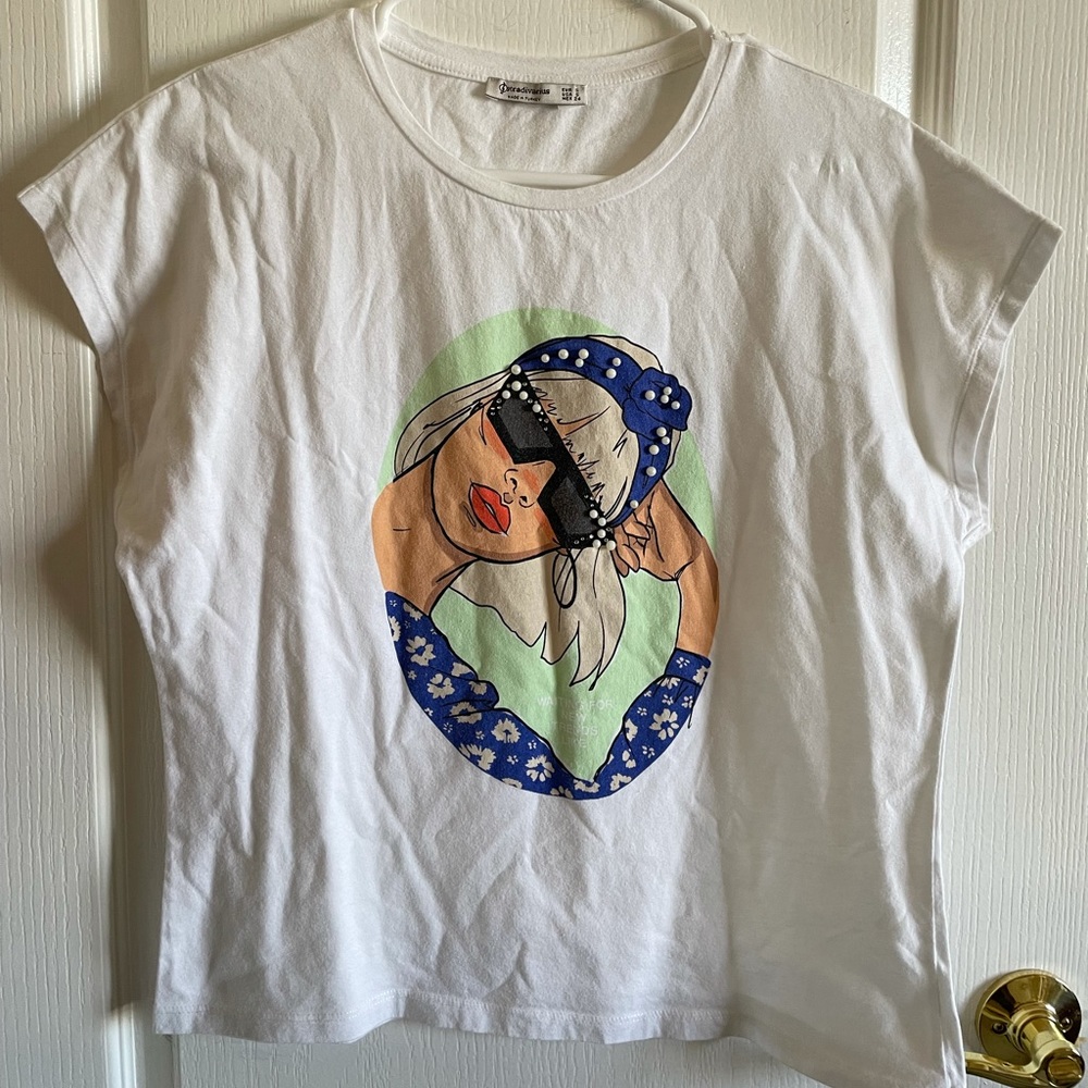 White Stradivarius t-shirt with pearl detail
